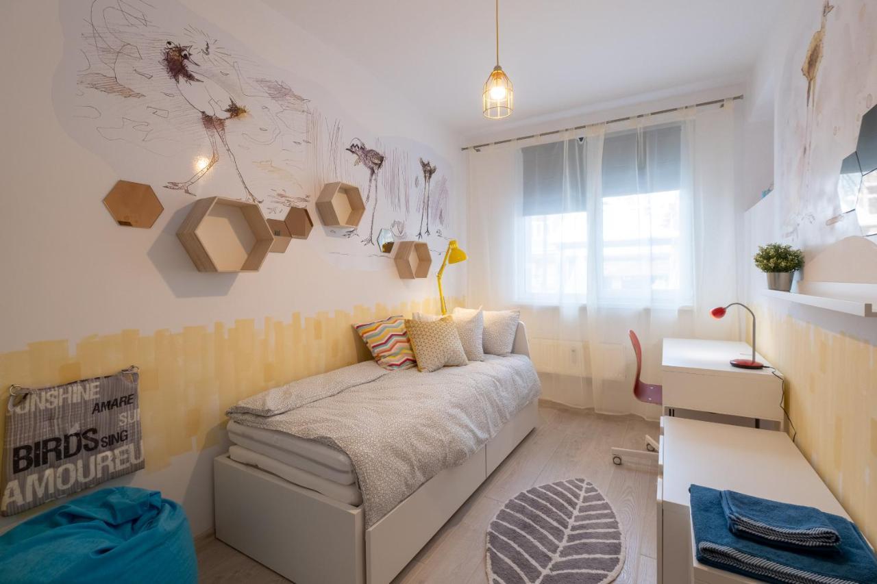 Two Bedroom Apartment Near To Doctors Garden София Екстериор снимка